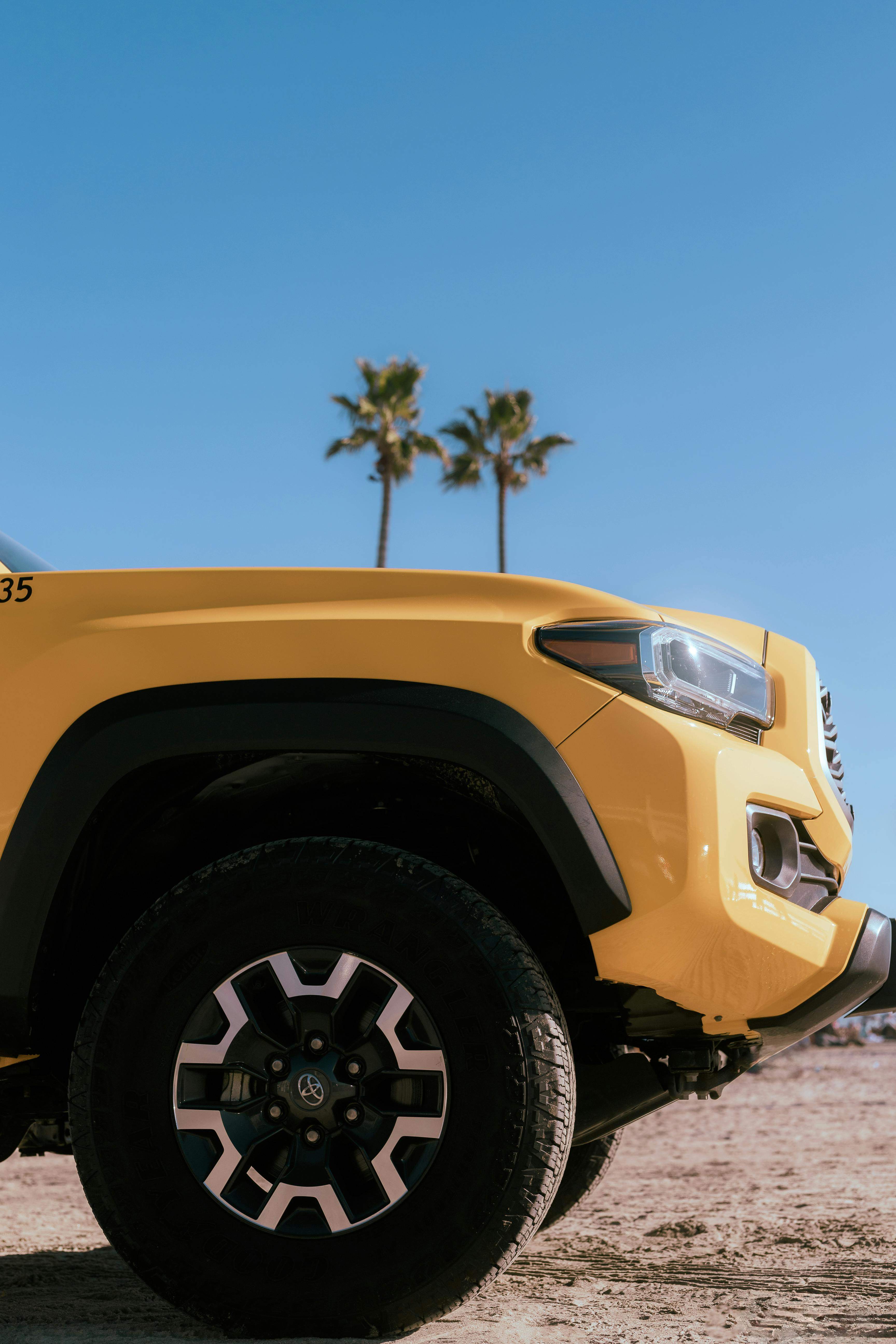 如何处理小汽车撞人的情况？撞人事故有哪些处理原则？